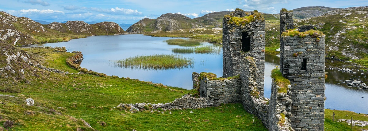 ruins of three castle head in cork, ireland